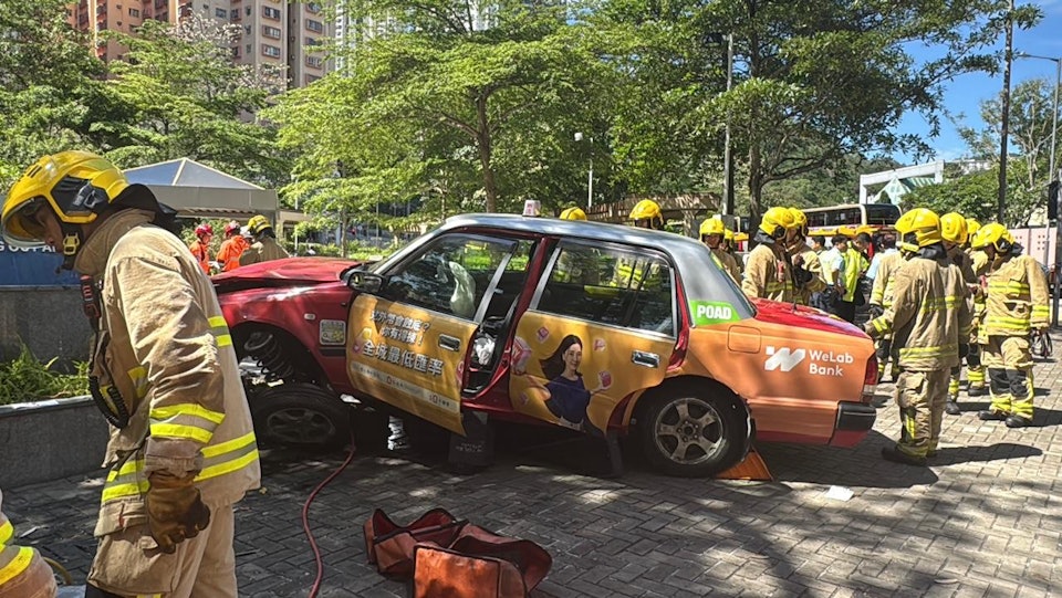 牛頭角的士車禍釀兩死　七旬的士司機坐輪椅出庭　案押後再作調查