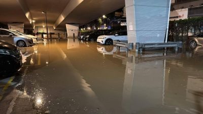 屯門杯渡路爆鹹水管水深半個車轆　多處停沖廁水料明早恢復