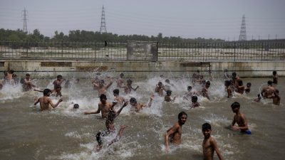 印度熱浪｜高溫逾47度兩日逾40人中暑亡　實測自來水溫達50度燙手