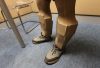 雙腳變「鐵甲奇俠」落馬洲抵港　海關揭藏千支私煙　49歲男囚6周