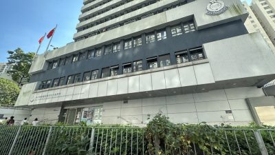 青衣女子疑前男友指使同黨　爆竊住所盜百萬財物　警拘27歲前男友