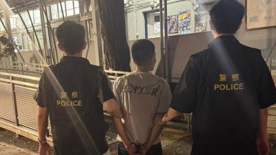 大角咀住宅單位淪販毒中心　警檢$82萬冰毒　64歲男被捕