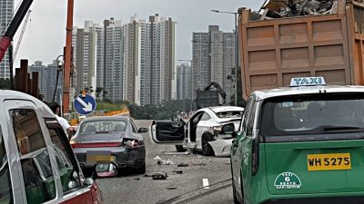 今日上午上水兩私家車相撞 至少二人傷
