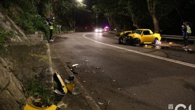 清水灣私家車自炒撞山坡　司機一度昏迷乘客輕傷　2人送院治理