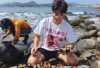 內地客西貢火石洲捉海膽食用　引香港居民担忧致過度捕捉