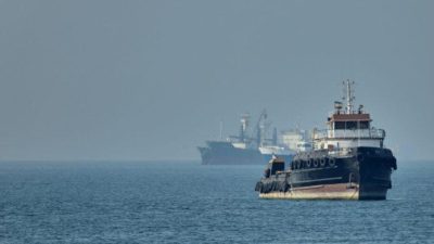 中国油轮首次在霍尔木兹海峡遇袭引发安全担忧