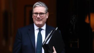 　英国首相斯塔默悬了 多名內閣大臣要求其辭職