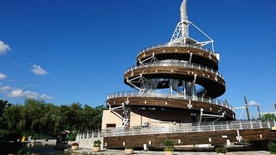 大埔海濱公園回歸紀念塔中年漢高處墮下　送院不治