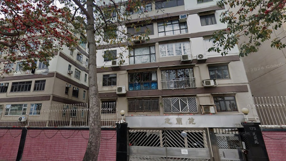 九龍城芝蘭苑男子墮樓　當場不治