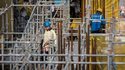 香港最新失業率維持3.7%　就業不足率微跌至1.5%　失業人數增2600人