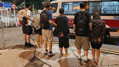 荃灣梨木樹邨公屋淪製毒工場　警檢$250萬依托咪酯產品　3女被捕
