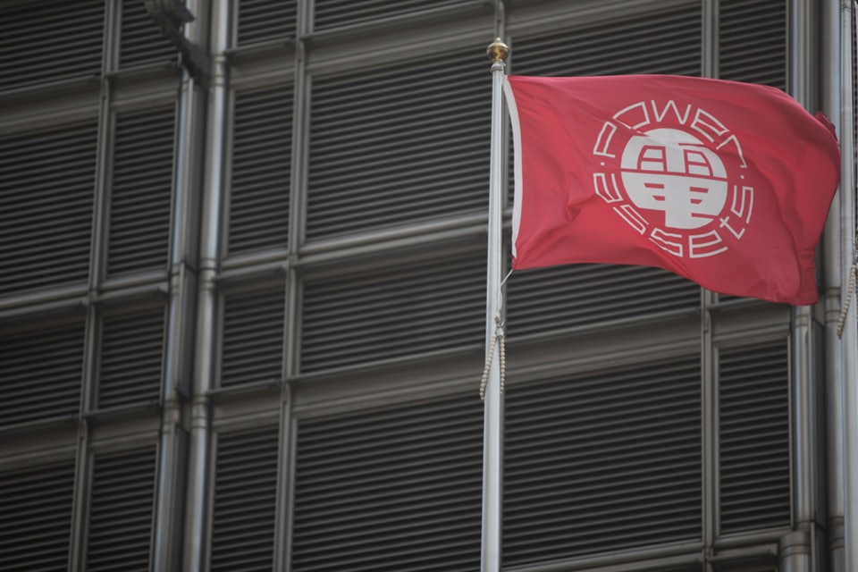 港燈推住宅電動車按時段收費　深夜清晨充電享回扣　其餘時段加收