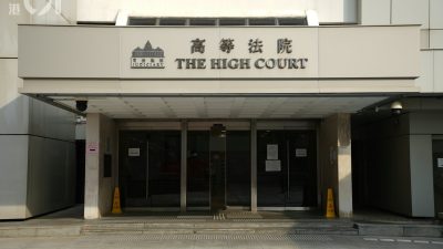 貨車司機當馬路「碰瓷」叫學生當乘客扮傷　獲賠後擊掌　認罪候判