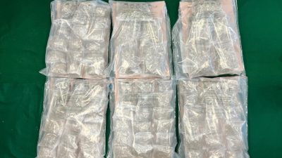 海關上環港澳碼頭拘26歲澳門抵港男　揭行李藏$100萬大麻花