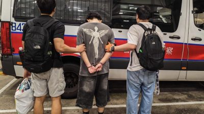 石籬商場停車場21歲男遇警截查　揭背囊藏逾$69萬可卡因被捕