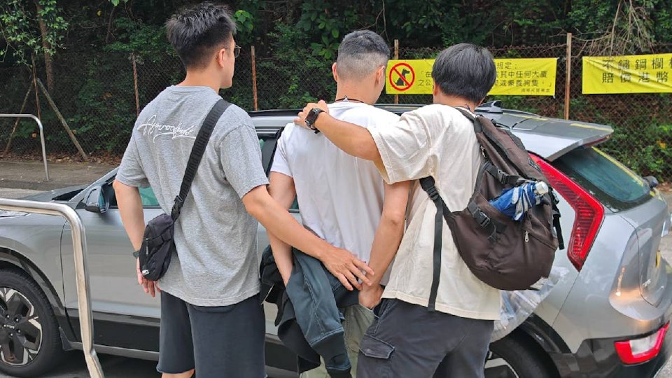 九巴兩男乘客碰撞釀爭執　18歲少年受傷送院　警青衣拘39歲漢