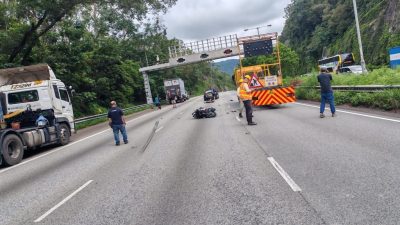 元朗青朗公路2車相撞 鐵騎士倒地受傷