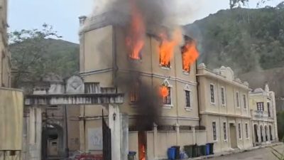 將軍澳TVB電視城片場搭建物陷火海　消防開4喉救熄