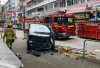 新蒲崗衍慶街2車相撞　七人車再剷上行人路撼鐵欄　1人不適送院