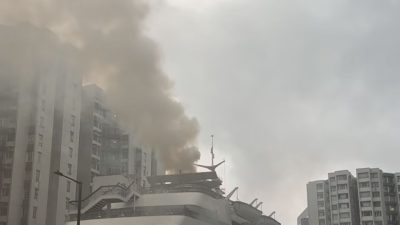 紅磡黃埔號食肆廚房疑失火　冒出濃煙驚動途人報警