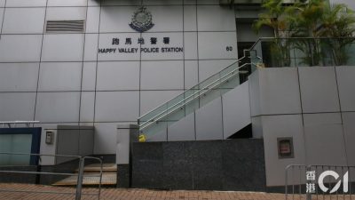 灣仔私家車遇截查　男司機「吹爆波」涉醉駕被捕