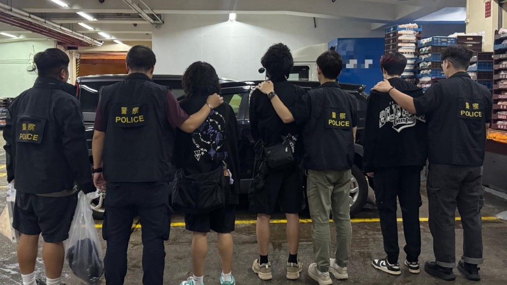 警黃大仙工廈拘捕3男 檢4萬元毒品 包括大麻及氯胺酮