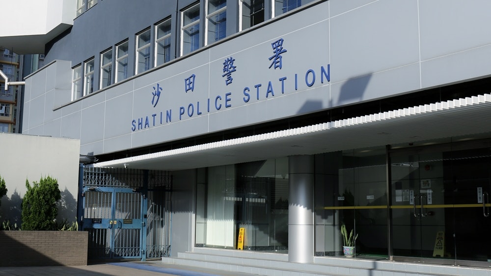 六旬漢涉持刀恐嚇家訪房署職員 事主稱聞被告揚言「信唔信我用把刀剁死你！」感驚嚇