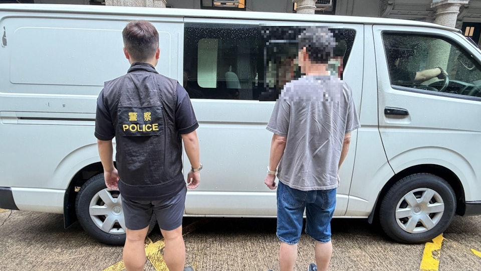 警冚大南街樓上淫竇　拘一男管理人檢記帳簿、避孕套