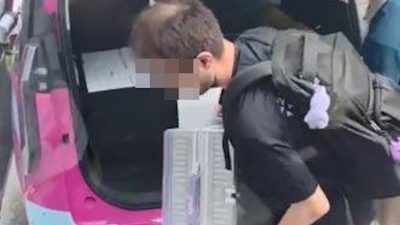 荃灣青山公路的士路中落客搬行李　網民：一個癲加兩個喪