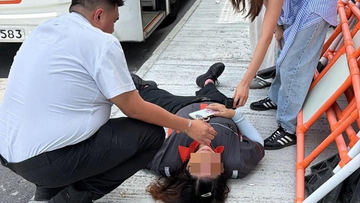 赤鱲角巴士女車長不適暈倒 送院治理
