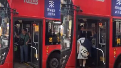 九巴車長與乘客爆粗互罵：X你老X　車長一手拍跌乘客電話